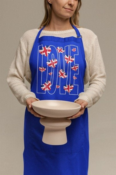 Love Britain-Inspired Cotton Apron, Perfect Gift for Chefs, Baking Enthusiasts, Valentine's Day, Kitchen Decor, Cooking Essentials