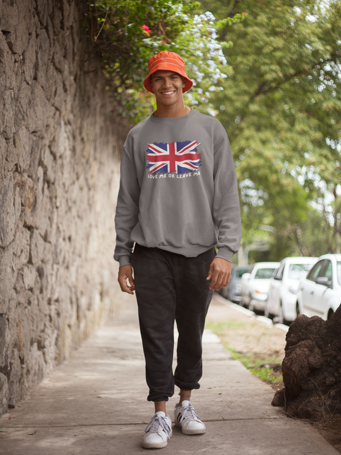 Union Jack Sweatshirt - Love Me or Leave Me, UK Pride Gift, Cozy Casual Wear, Unisex Fashion, Great for Travel