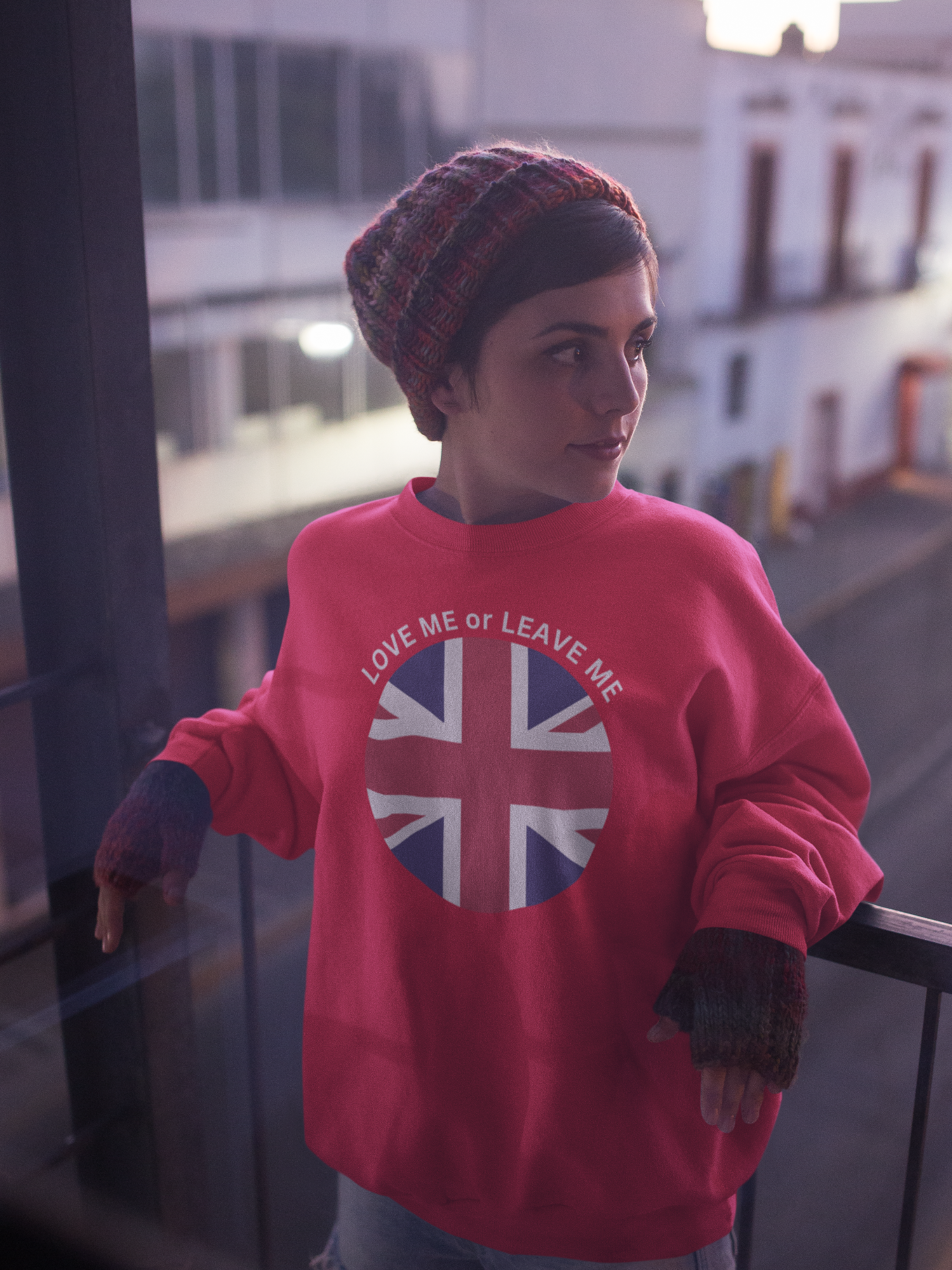 Union Jack Love me or Leave me  Unisex Sweatshirt | Perfect for Casual Wear, Travel, Gift for Brits, English Theme, Cozy Look