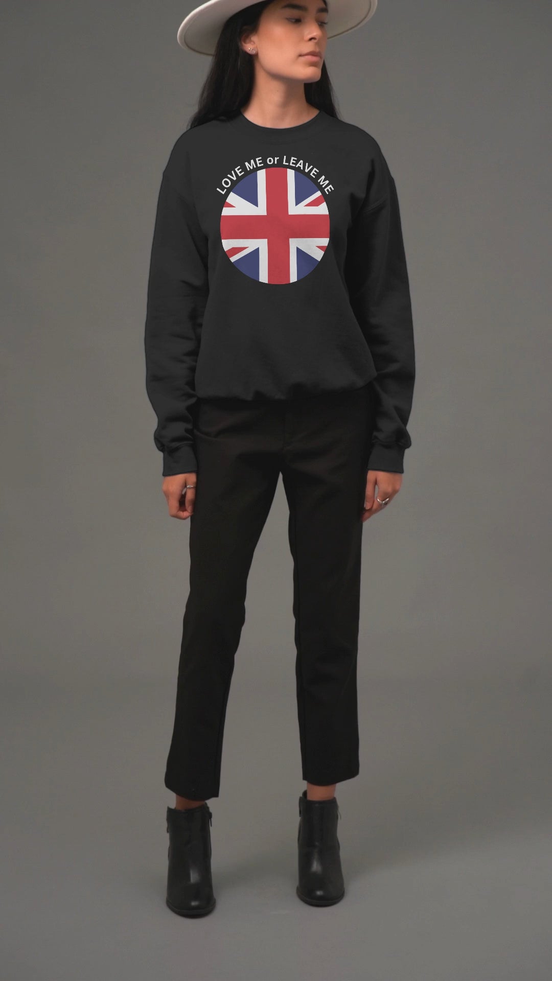 Union Jack Love me or Leave me  Unisex Sweatshirt | Perfect for Casual Wear, Travel, Gift for Brits, English Theme, Cozy Look