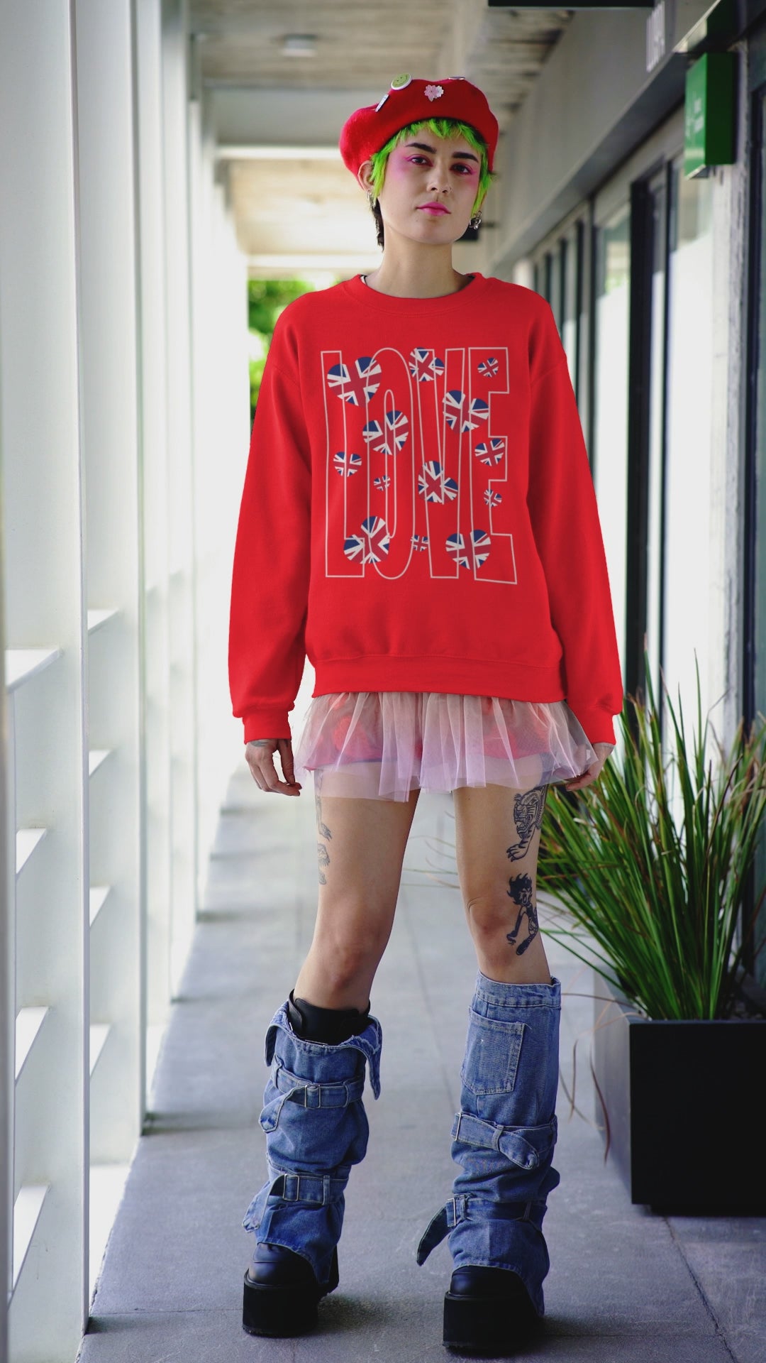 Patriotic Heart Sweatshirt, Cozy Unisex Pullover, British Flag Apparel, Gift for Travelers, Perfect for Holidays, Casual Everyday Wear