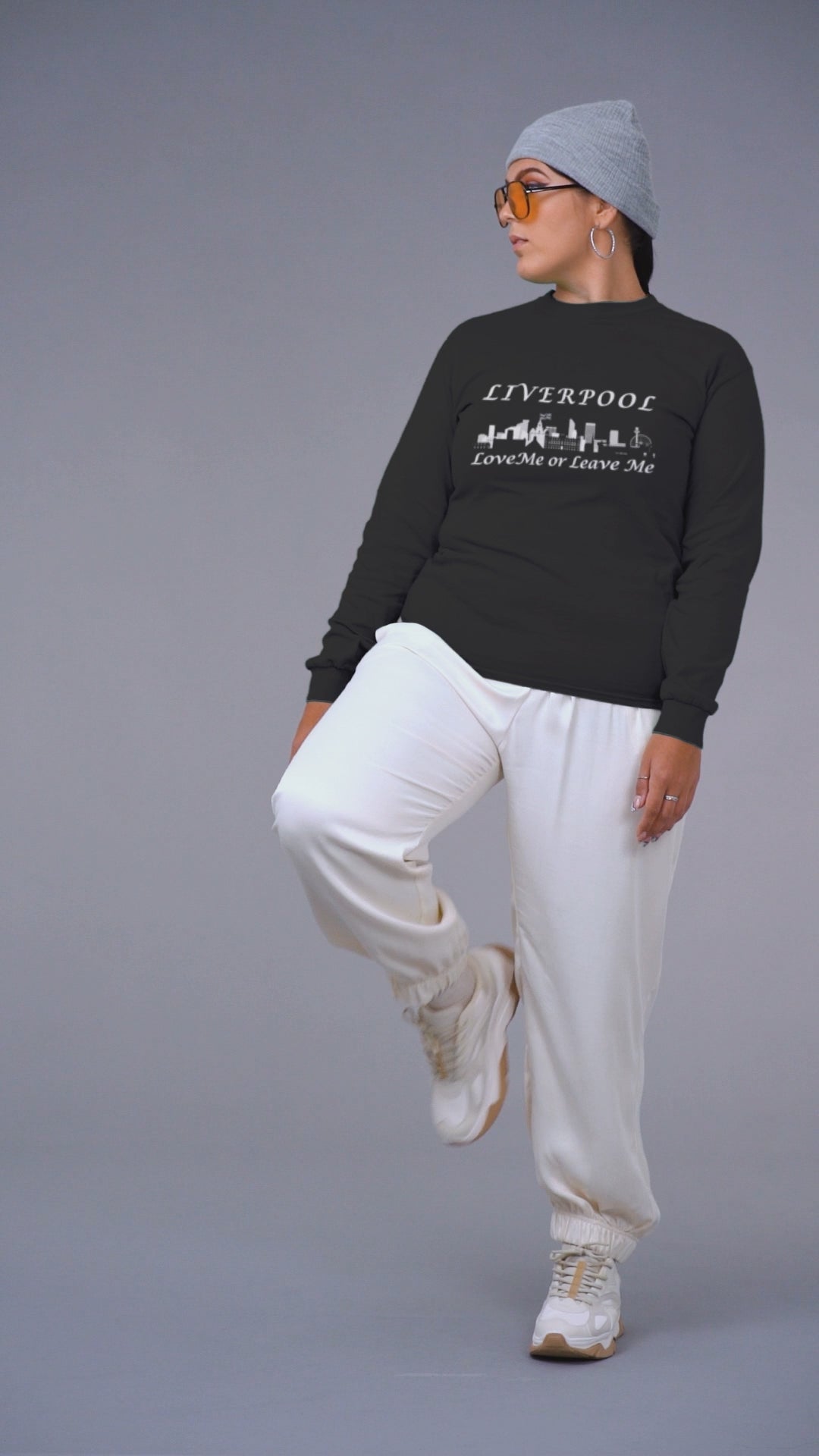 Liverpool Love Me or Leave Me Unisex Sweatshirt - Cozy, City Pride, Gift for Travelers, Casual Wear, Souvenir, Liverpool Merch