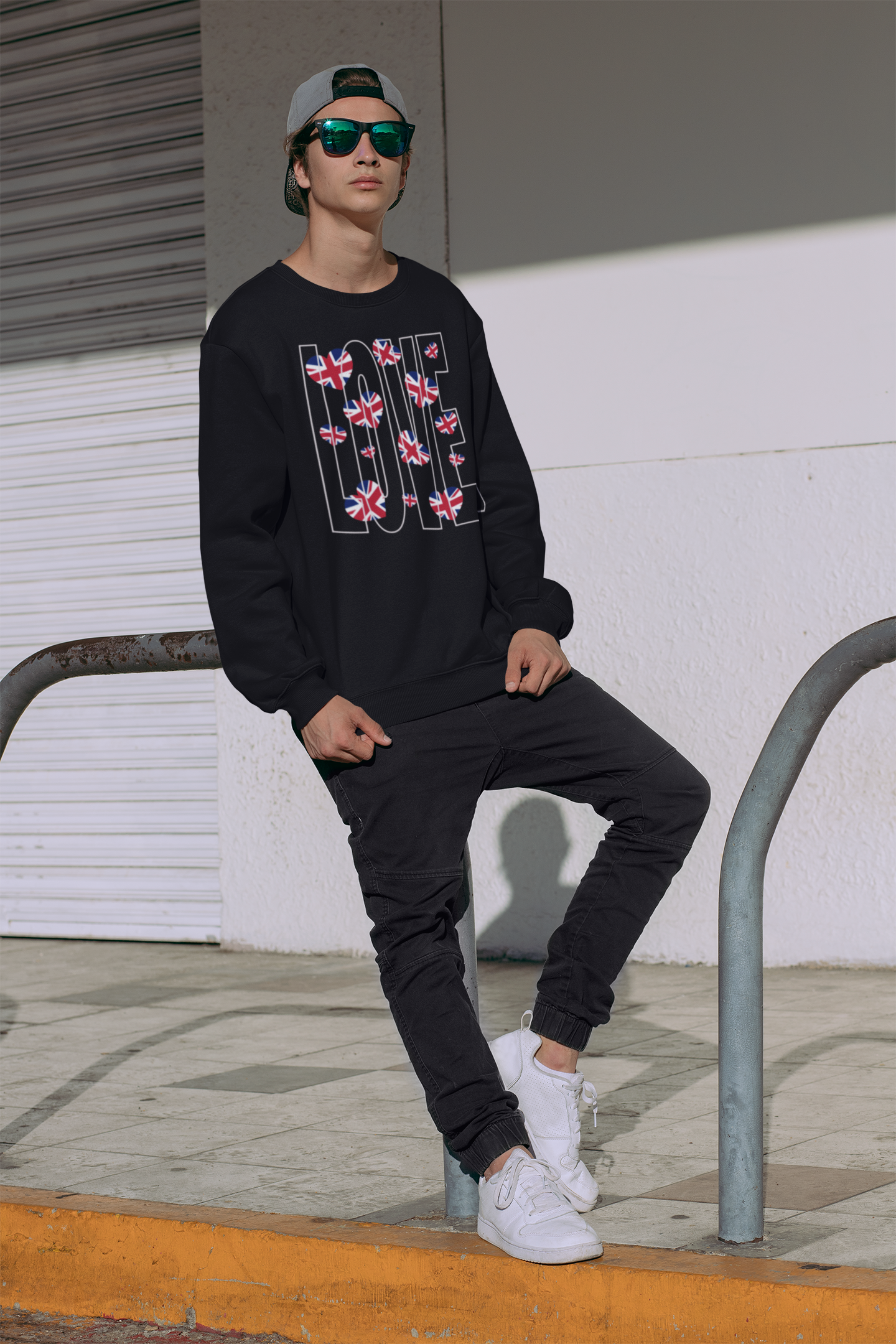 Patriotic Heart Sweatshirt, Cozy Unisex Pullover, British Flag Apparel, Gift for Travelers, Perfect for Holidays, Casual Everyday Wear
