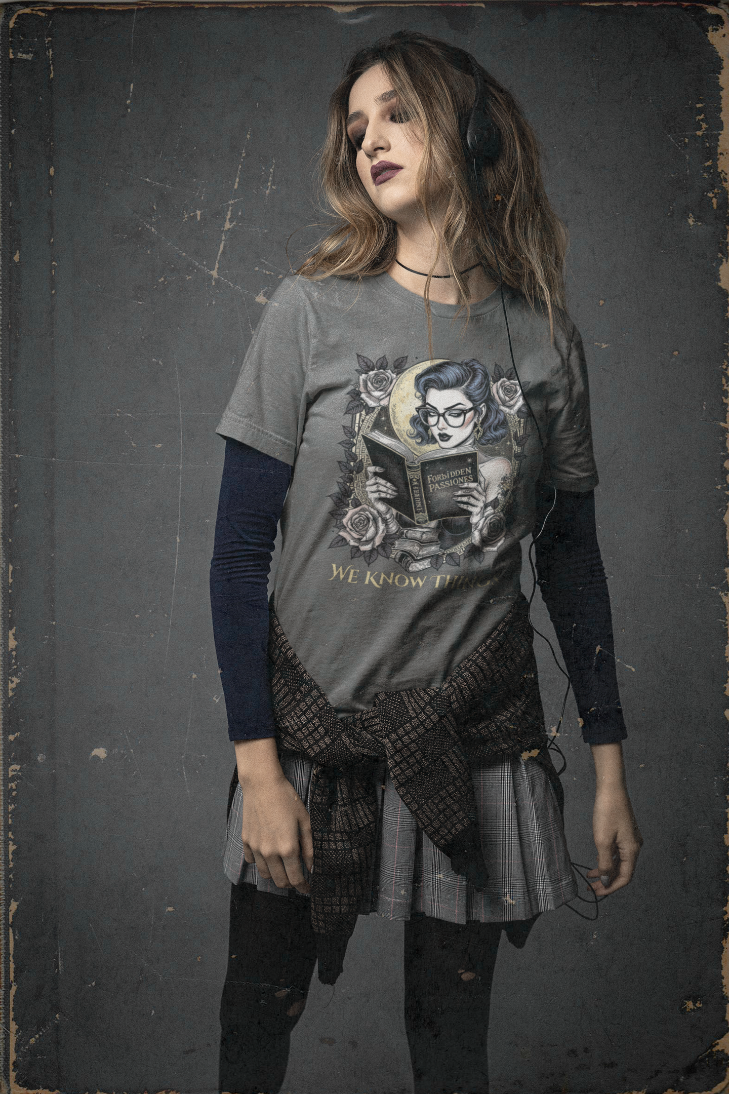 Book Lover's Unisex Tee - 'We Know Things' Graphic Shirt