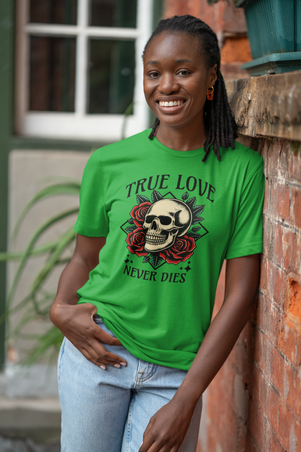 True Love Never Dies Skull Tee — Gothic Rose Graphic T-Shirt