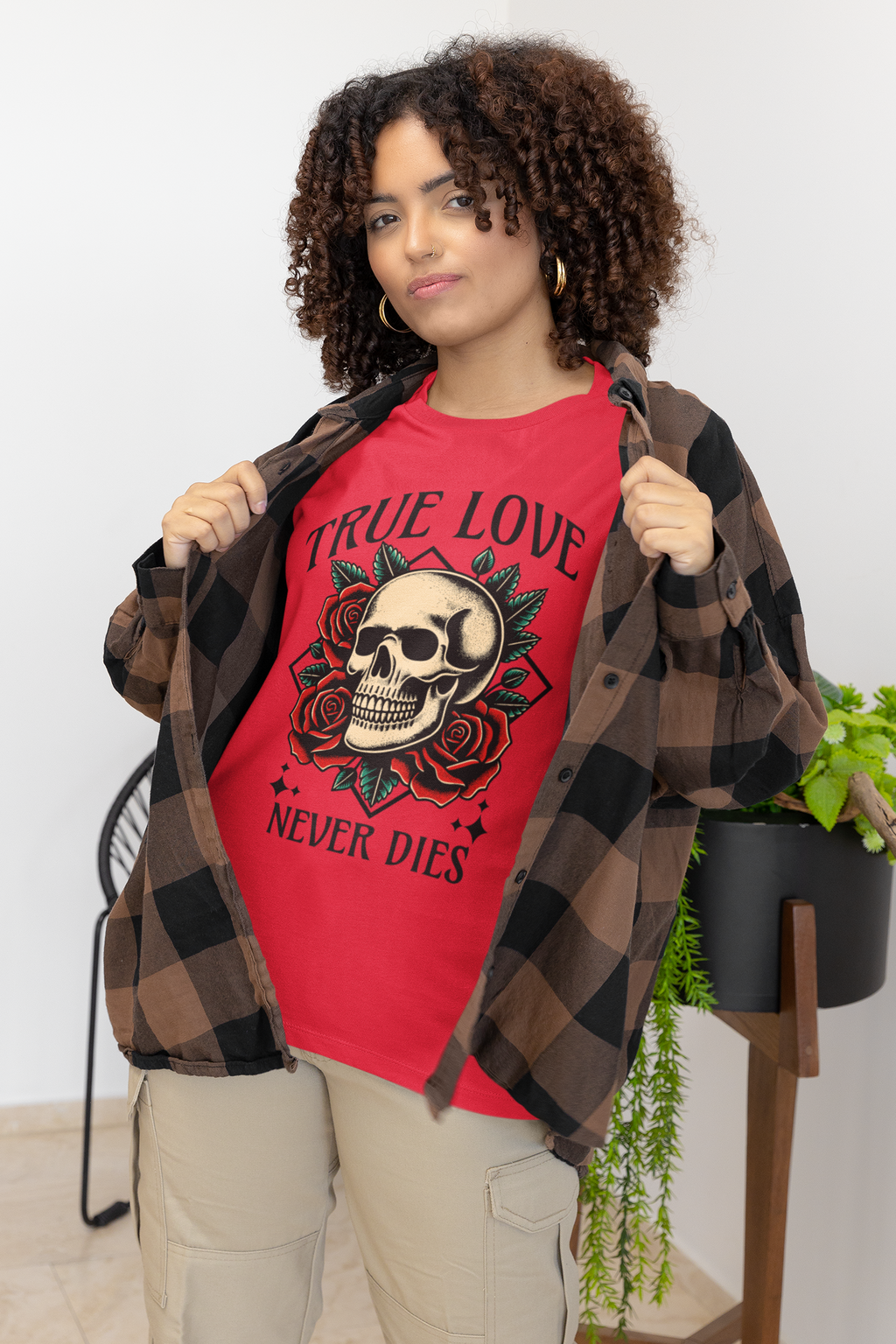 True Love Never Dies Skull Tee — Gothic Rose Graphic T-Shirt