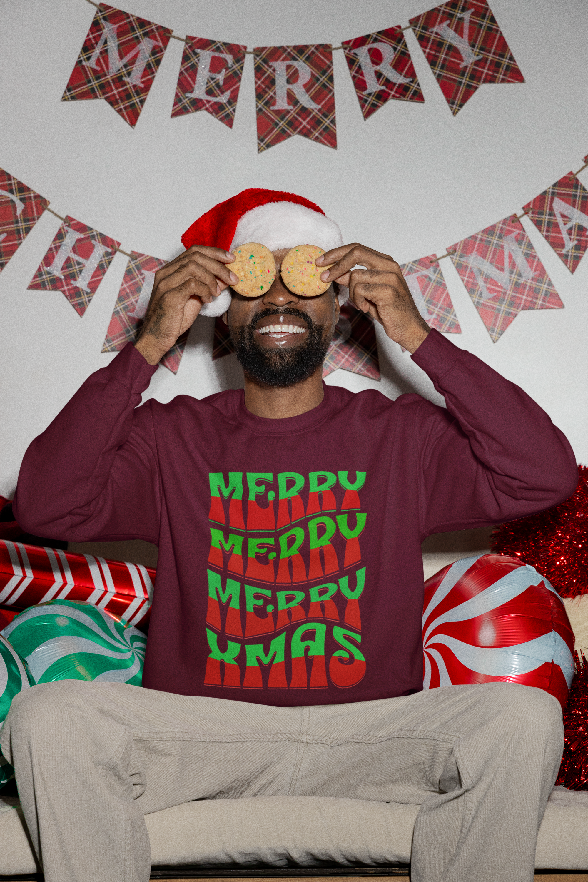 Christmas Crewneck Sweatshirt – Retro 'Merry Xmas' Red & Green Holiday Design