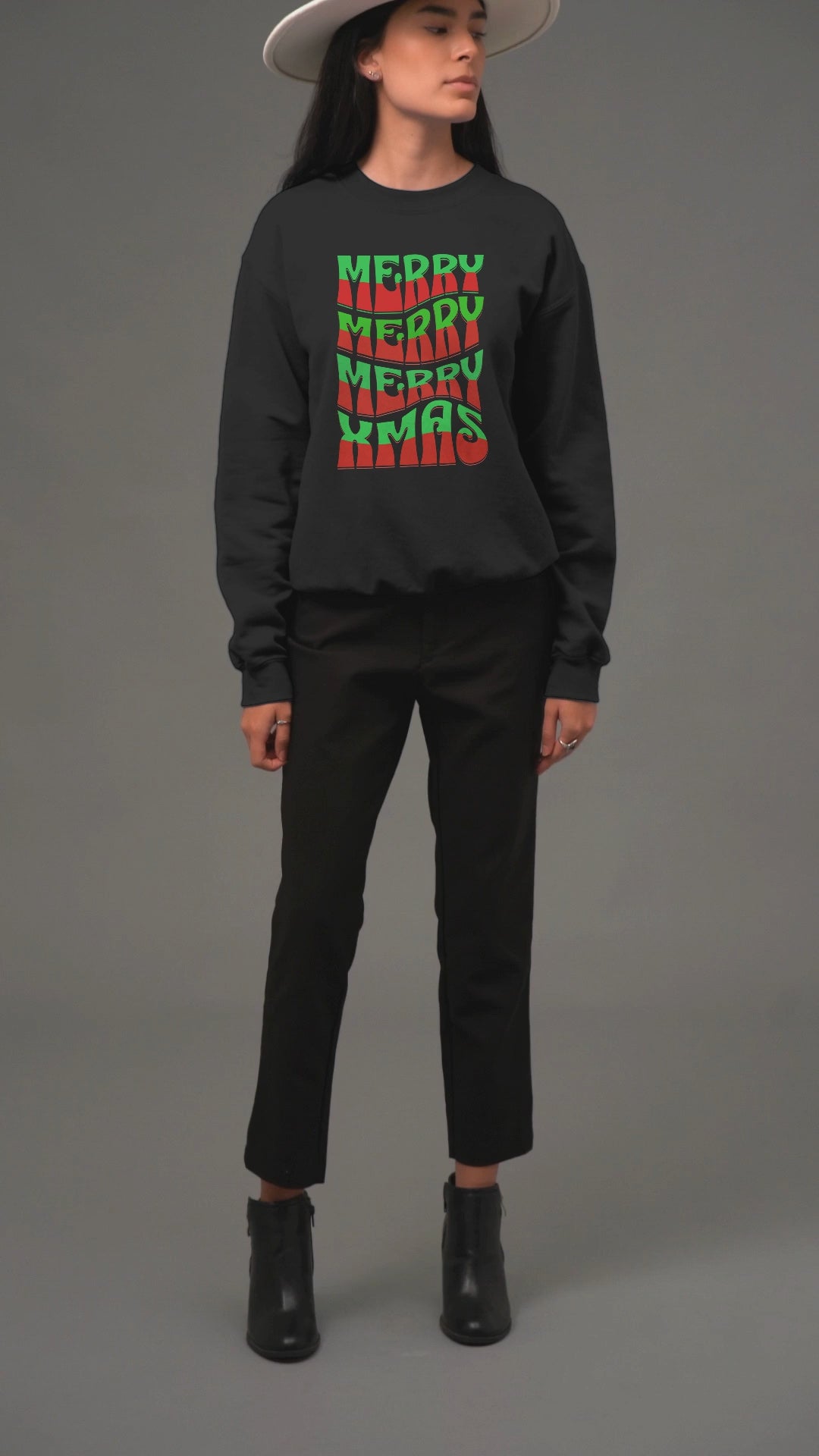Christmas Crewneck Sweatshirt – Retro 'Merry Xmas' Red & Green Holiday Design