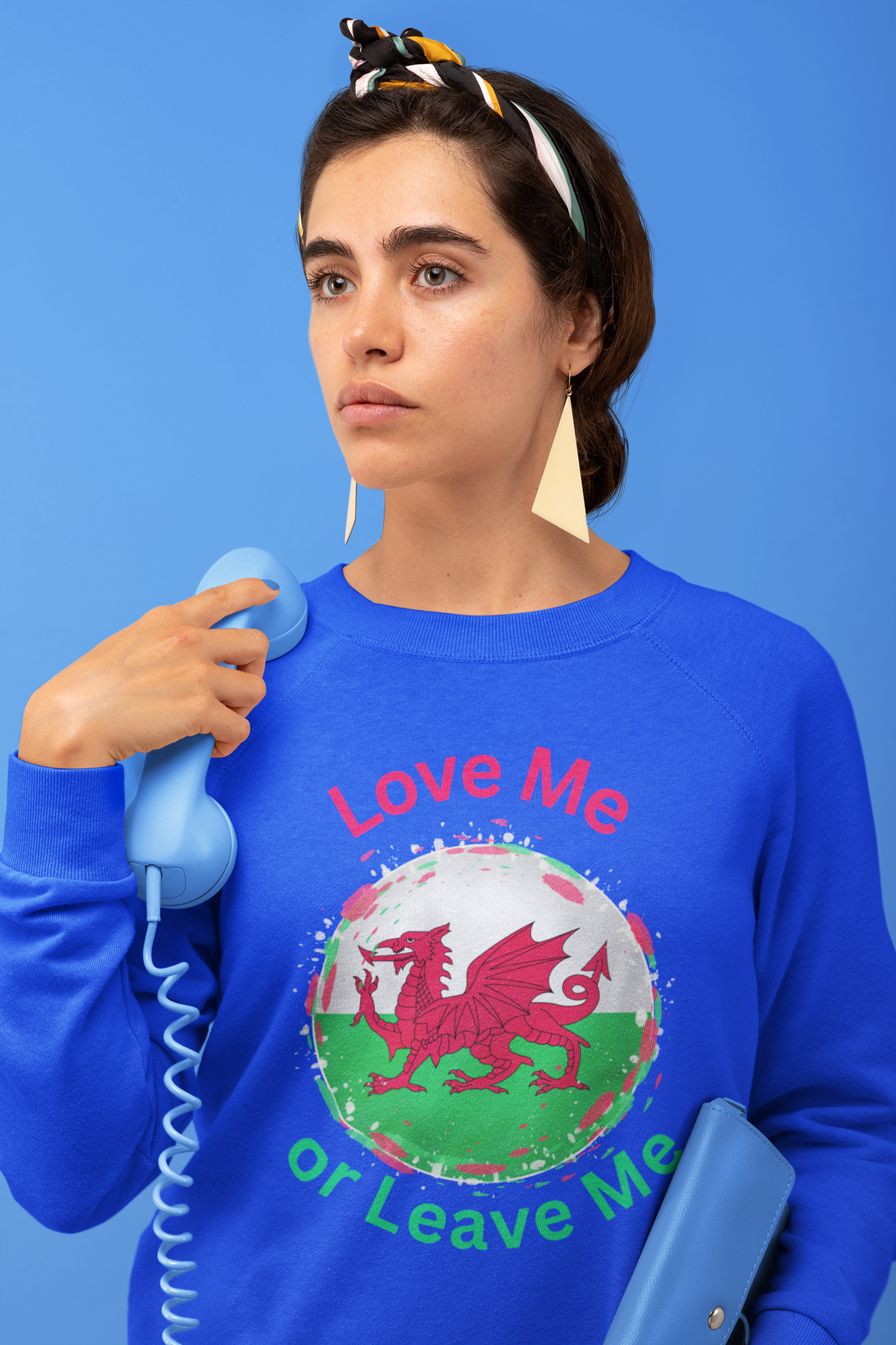 Welsh Spirit Sweatshirt - Love Me or Leave Me, Cozy Unisex Apparel, Perfect for St. David's Day, Gift for Him or Her, Casual Wear, [...]